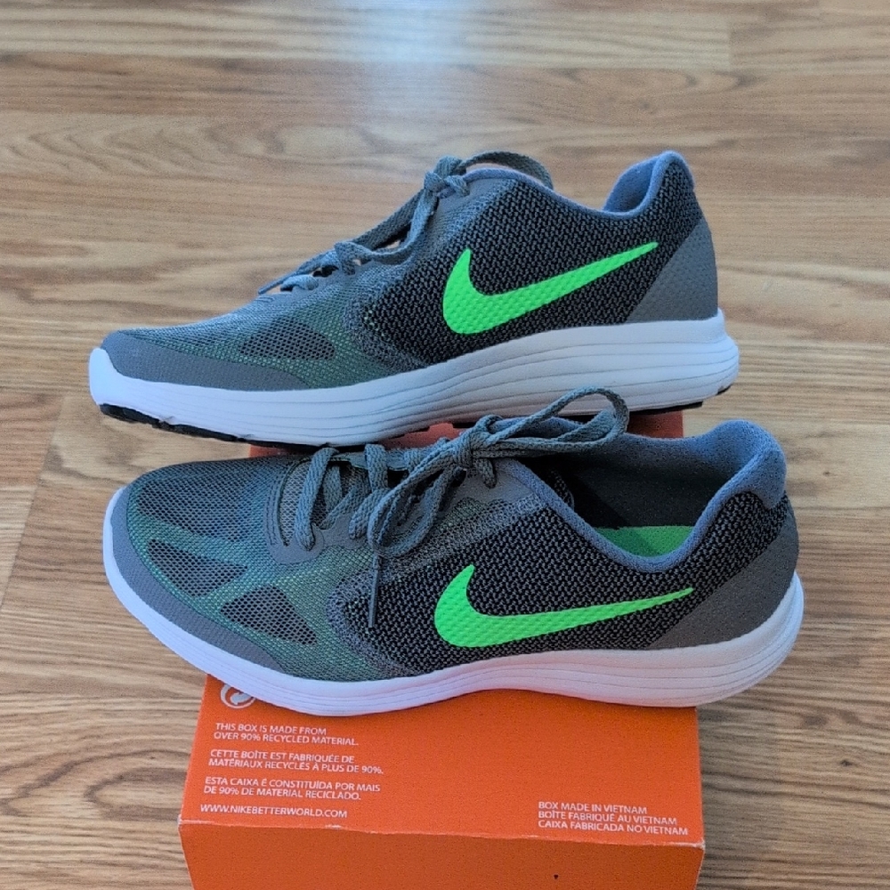 Nike Revolution 3 (GS) Gray and Green Running Shoes NWOT